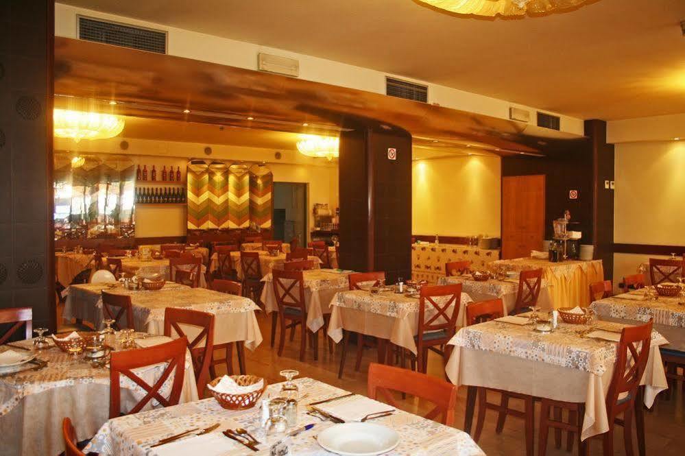 Hotel Saint Tropez Riccione Exterior photo
