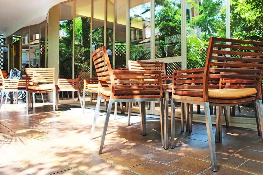 Hotel Saint Tropez Riccione Exterior photo